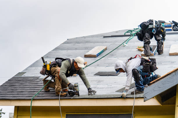 Professional Gutter Installation technician working in Stanfield, OR